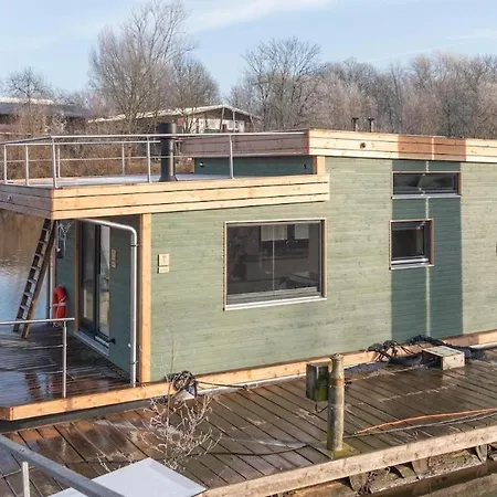 Hochwertiges Hausboot Mit Kamin Hotel